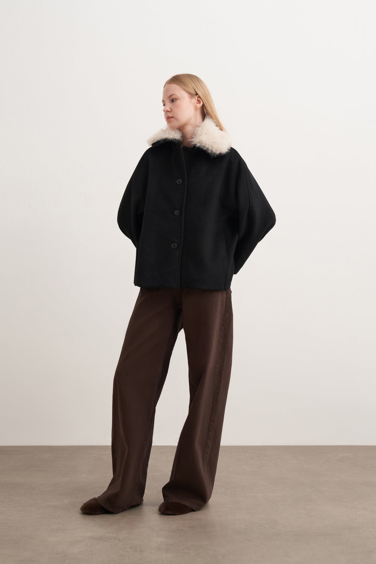 Kürk Yaka Kaşe Kaban