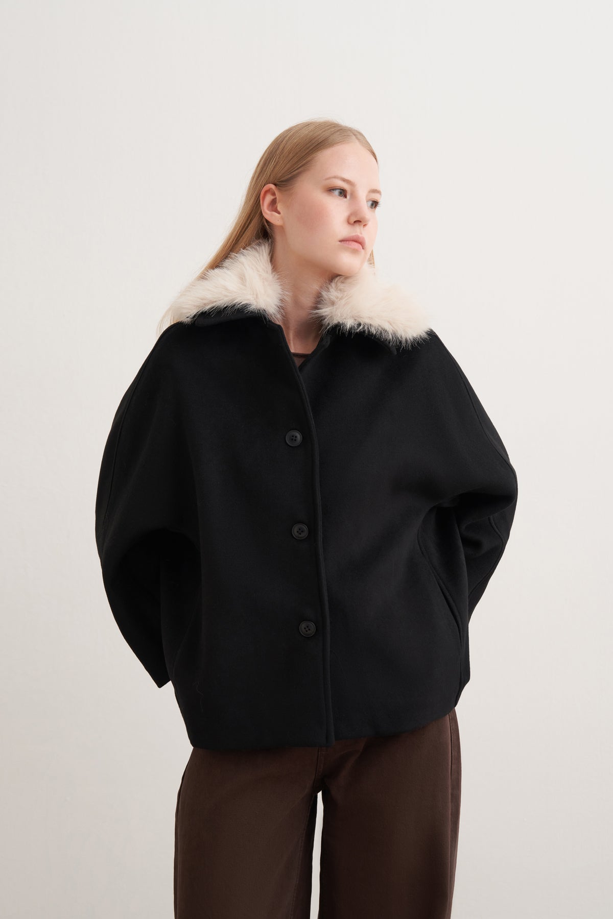 Kürk Yaka Kaşe Kaban