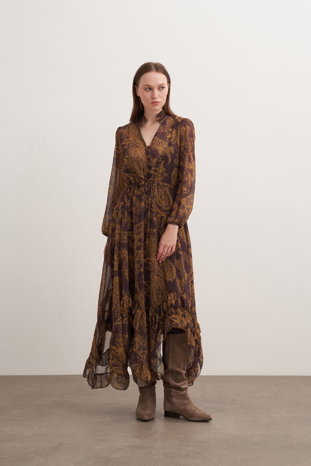 Desenli Asimetrik Kesimli Şifon Elbise