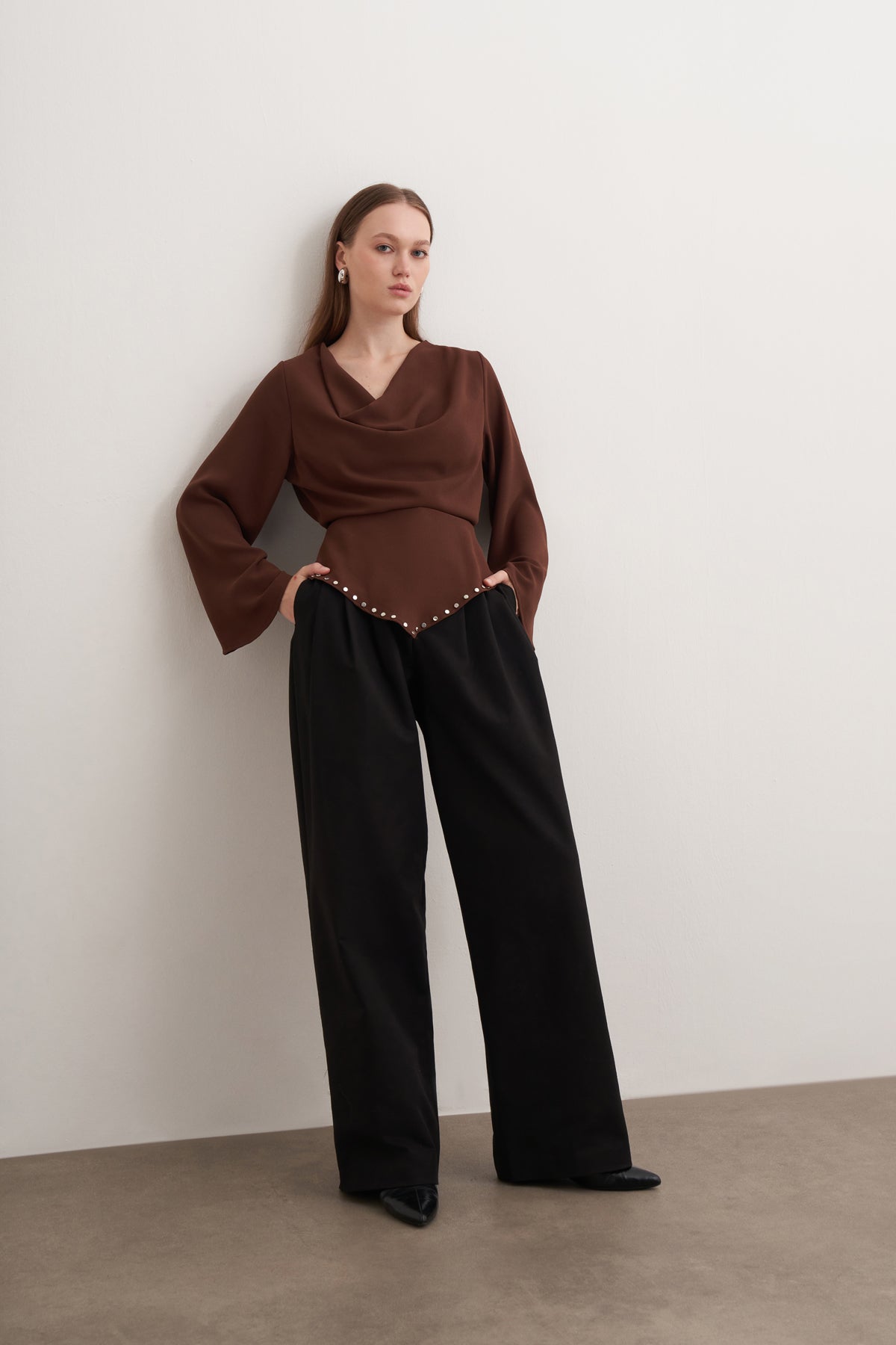 Zımba Detaylı Degaje Yaka Bluz