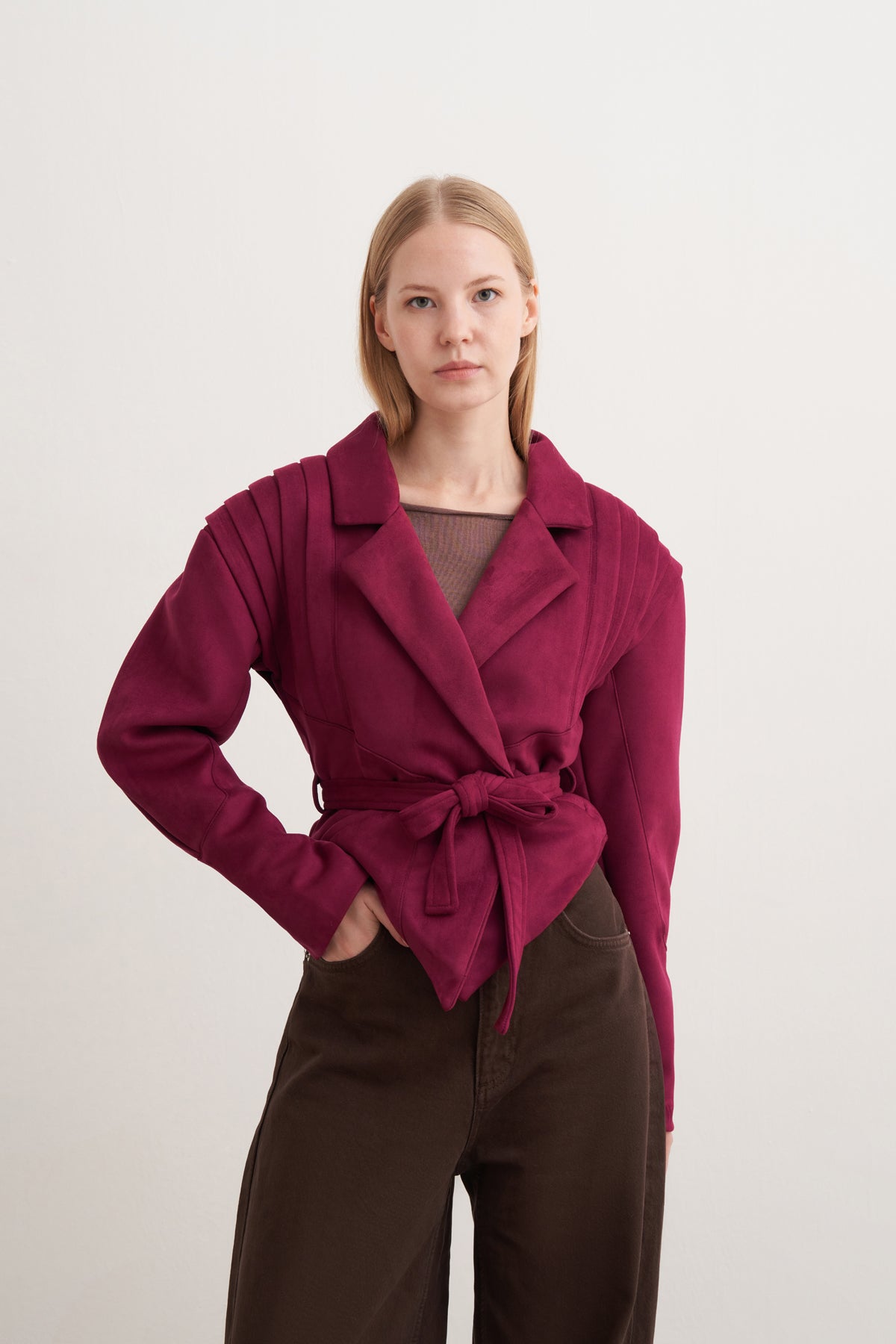 Süet Omuz Detaylı Kısa Ceket