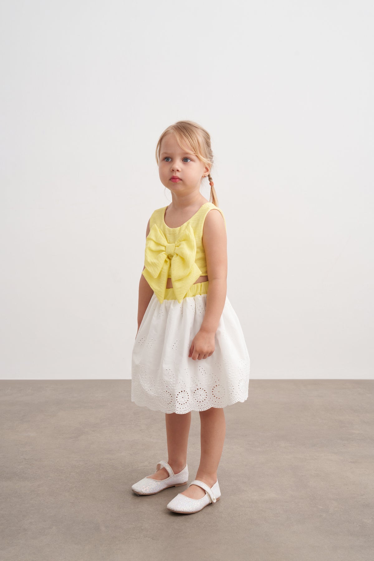 Fiyonk Detaylı Güpür Kolş Etekli Takım