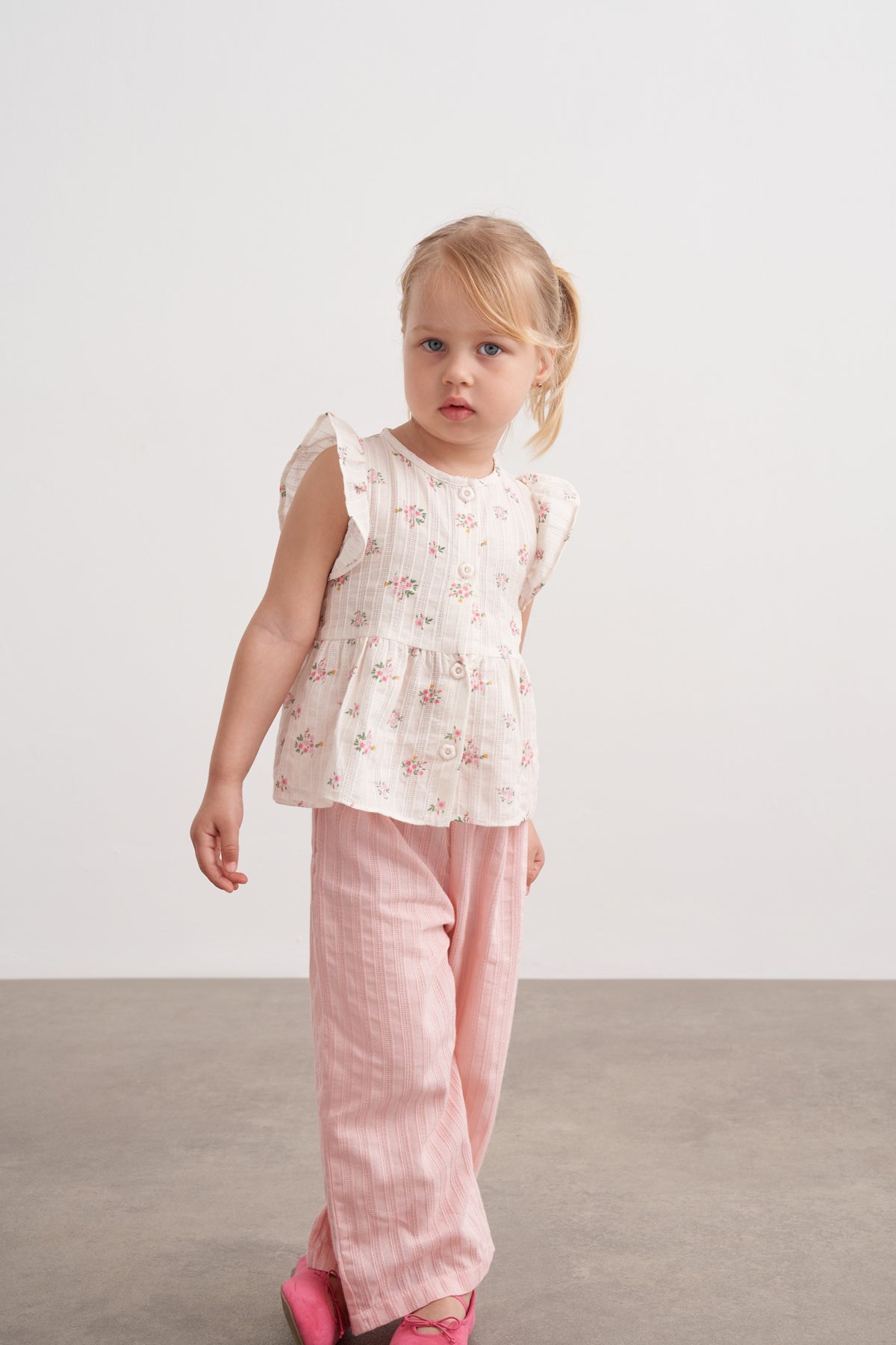 Kendinden Dokulu Çiçekli Gömlek Pantolon Takım