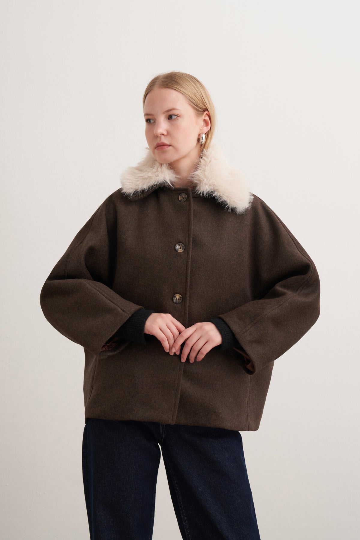 Kürk Yaka Kaşe Kaban