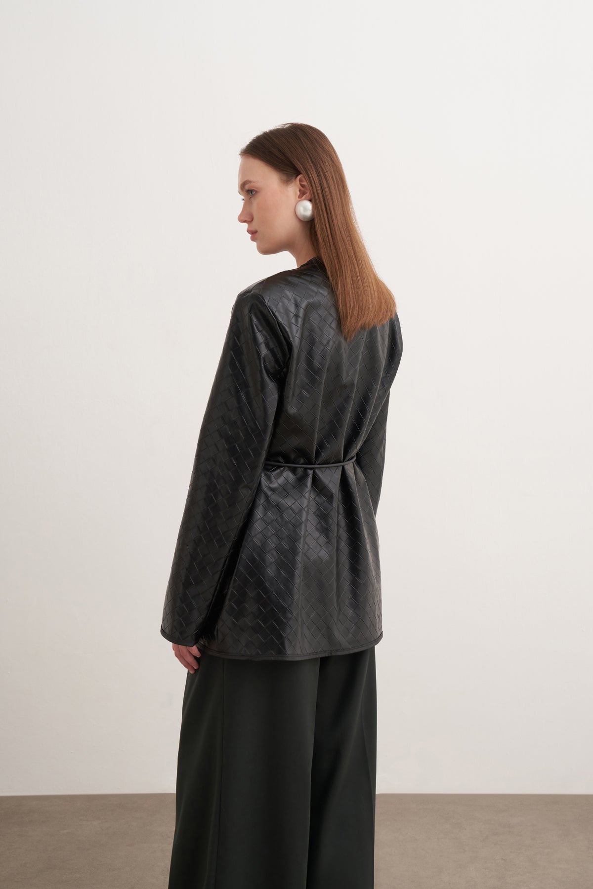 Kendinden Dokulu Kemerli Deri Ceket