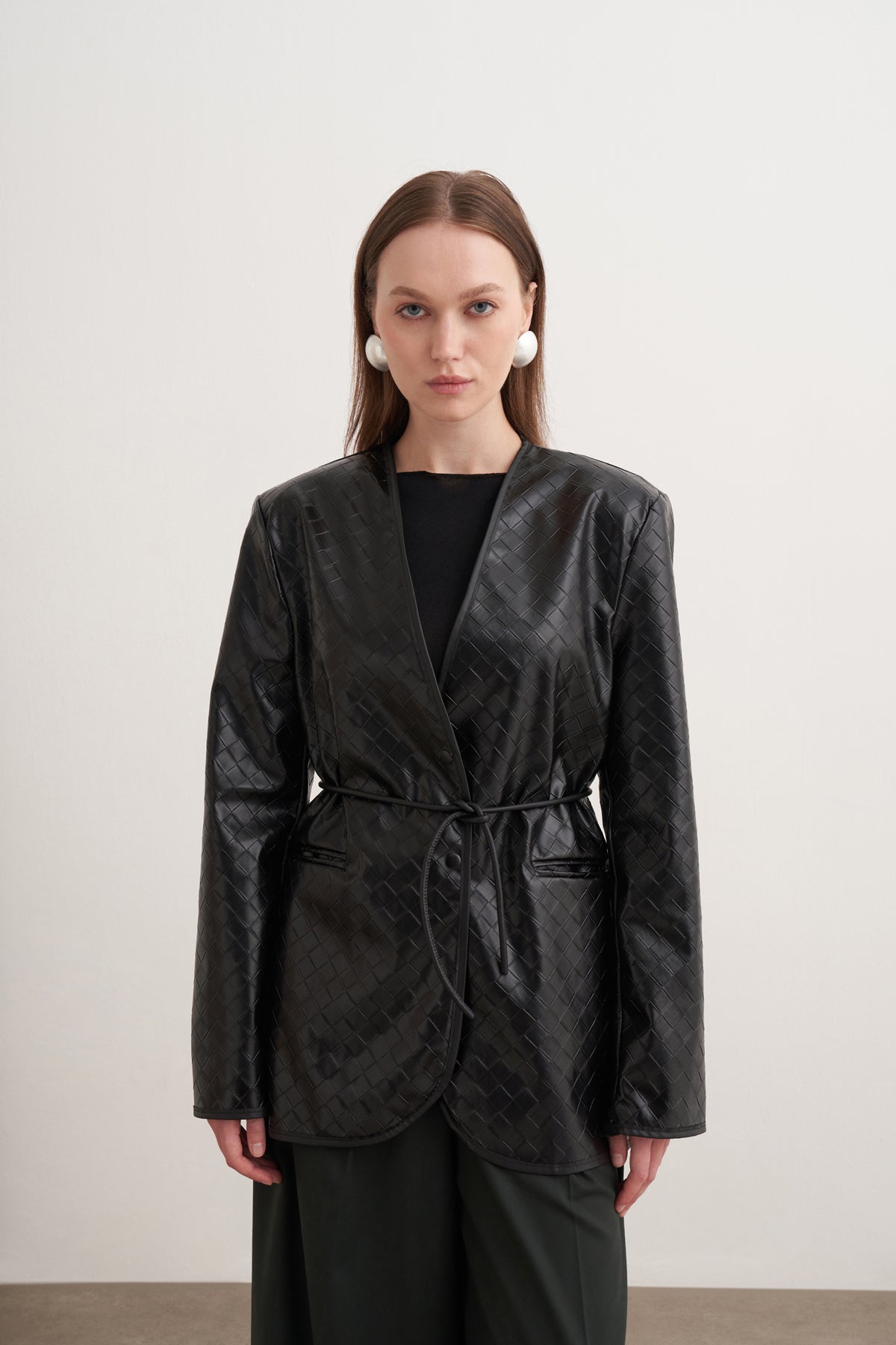 Kendinden Dokulu Kemerli Deri Ceket