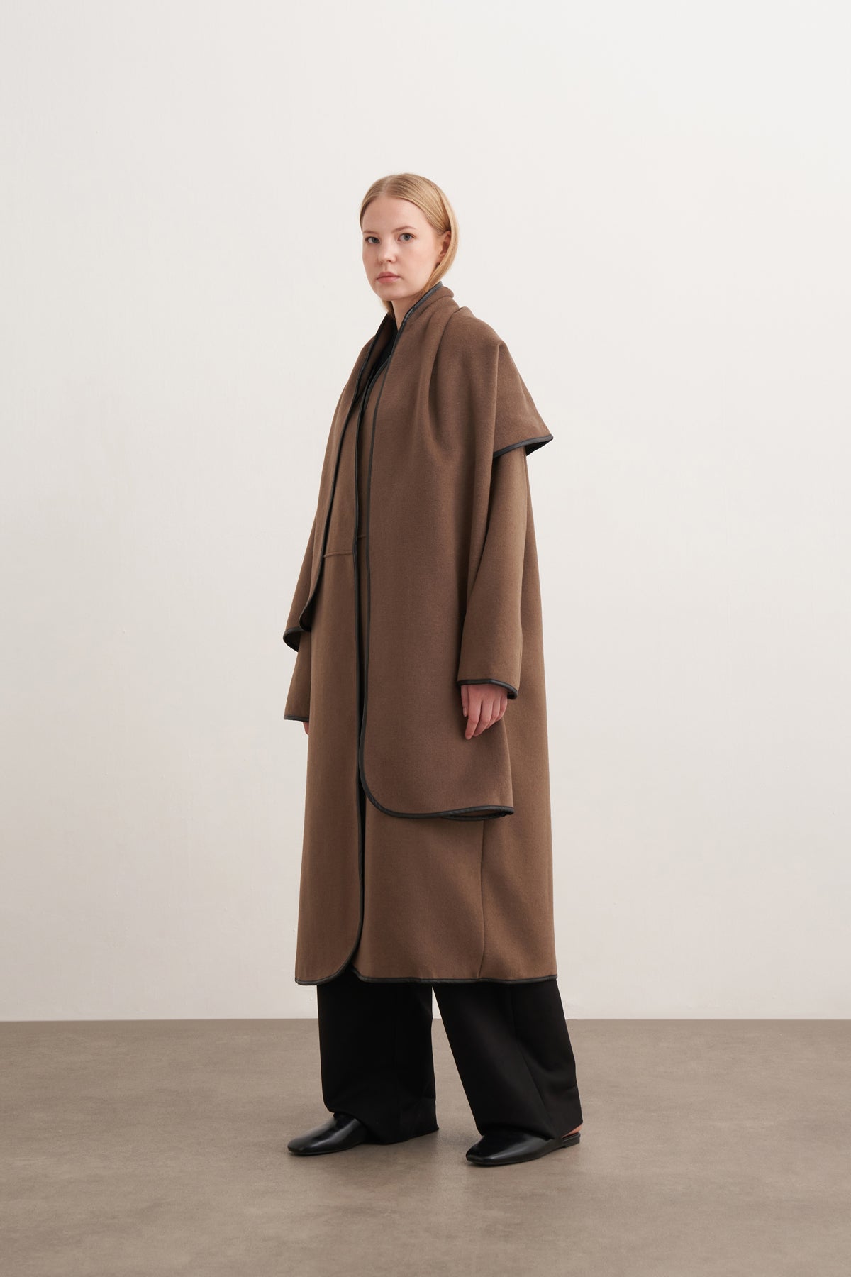 Şallı Uzun Kaşe Kaban