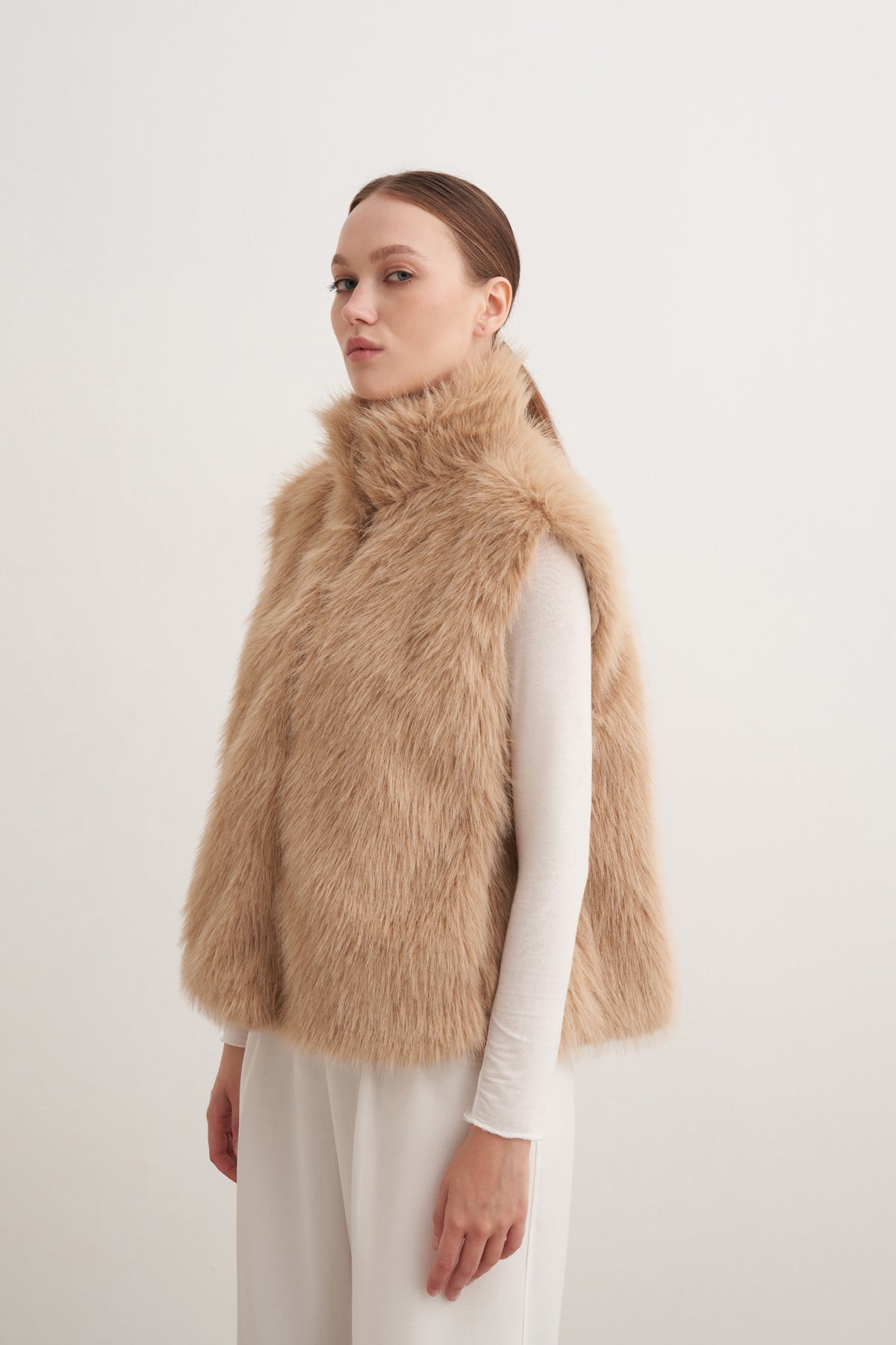 Fermuarlı Dik Yaka Kürk Yelek