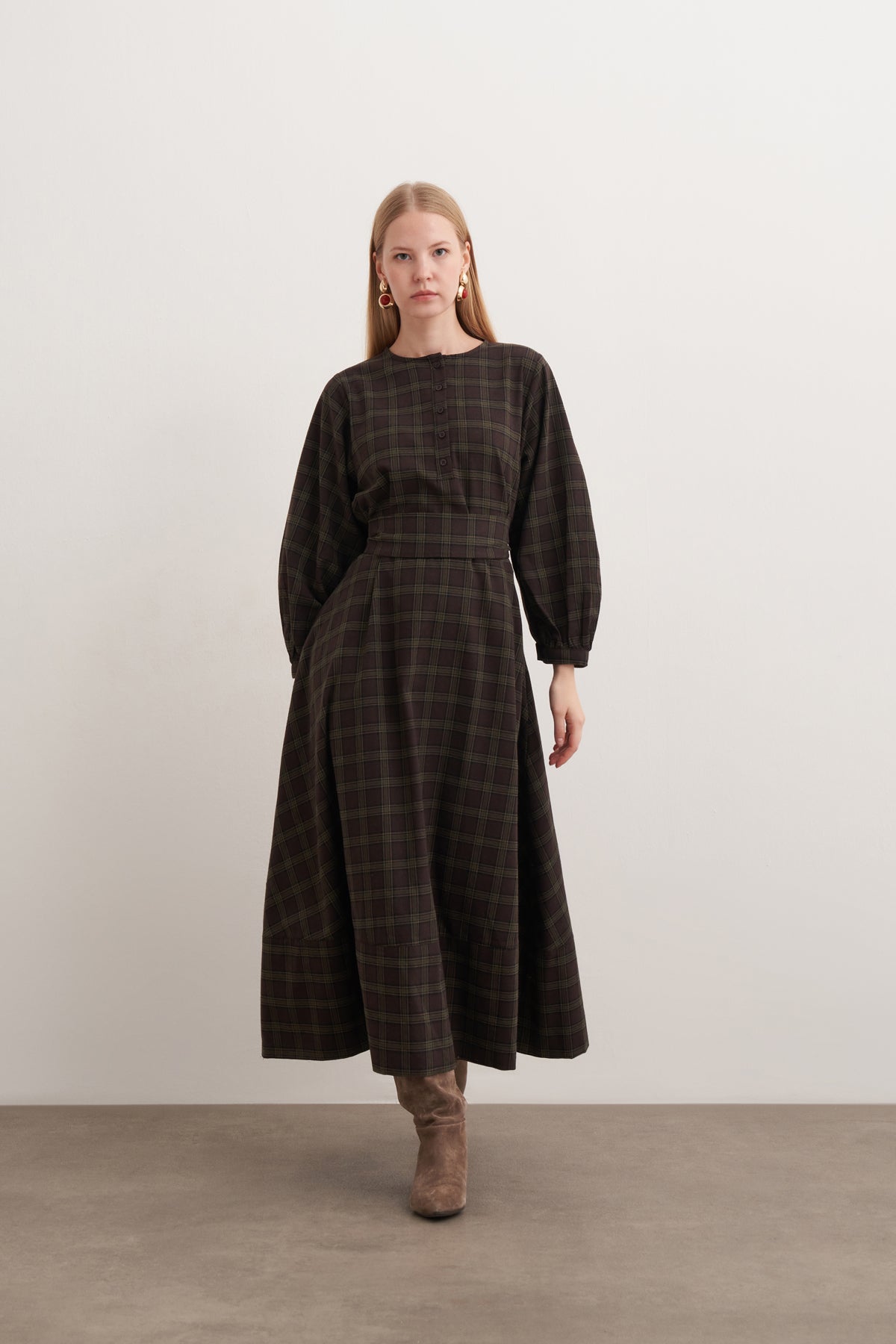 Ekose Kareli Kuşaklı Uzun Elbise