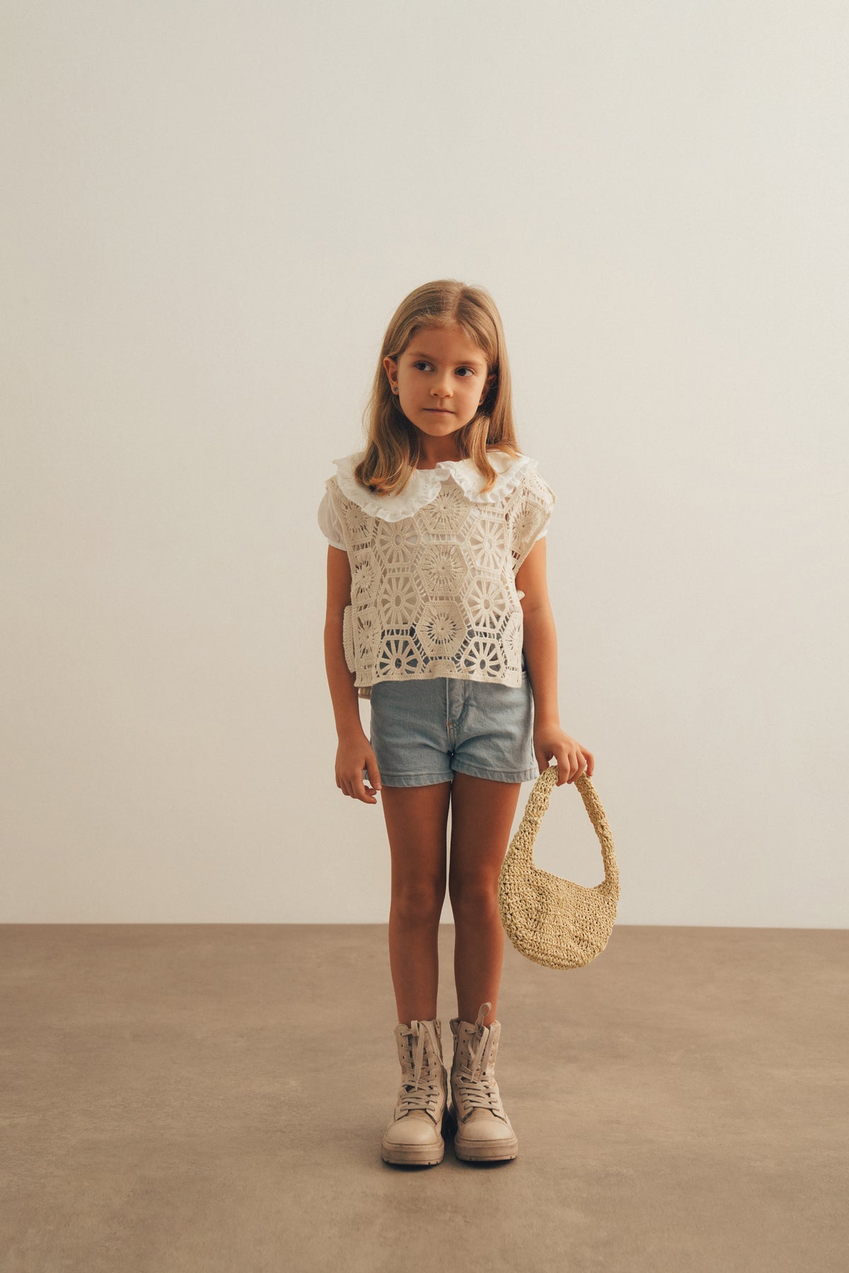 Bej Örgü Yelekli Şort Takım