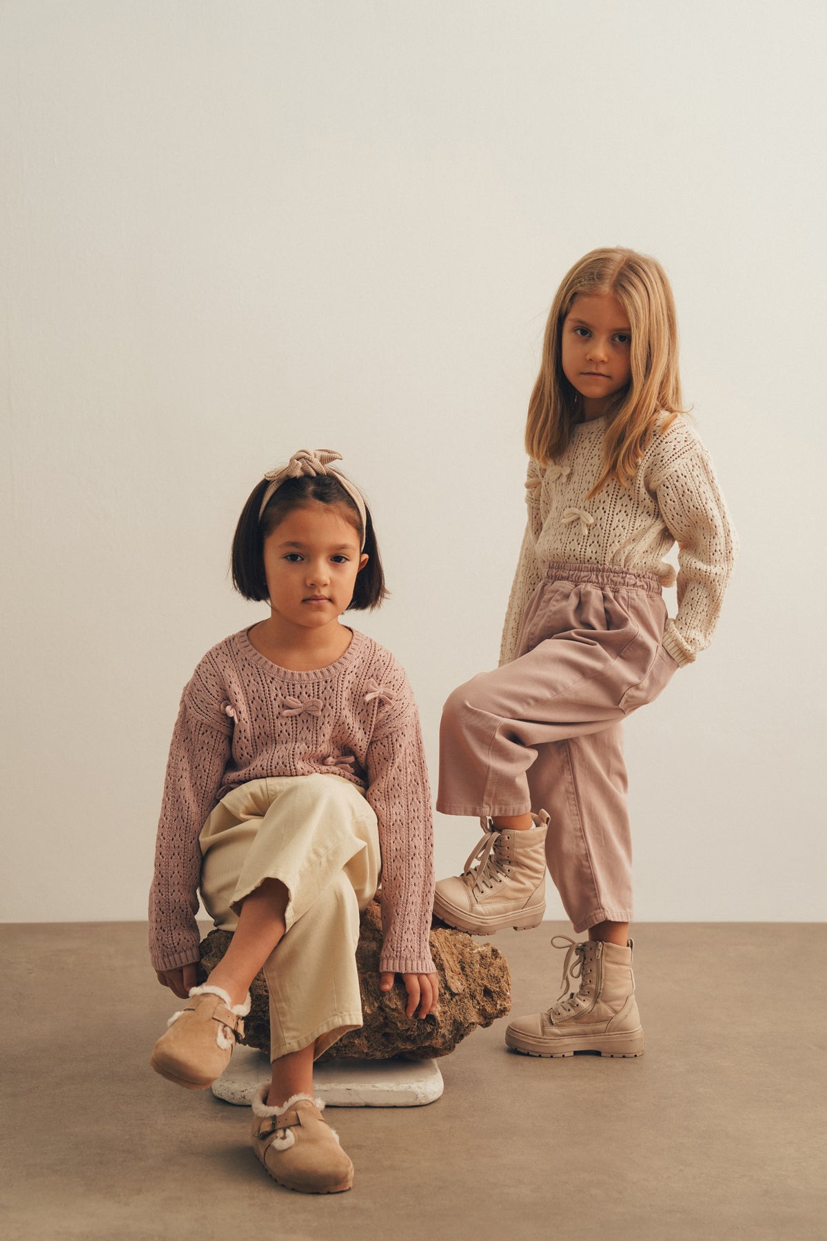 Kurdele Detaylı Triko Kazak