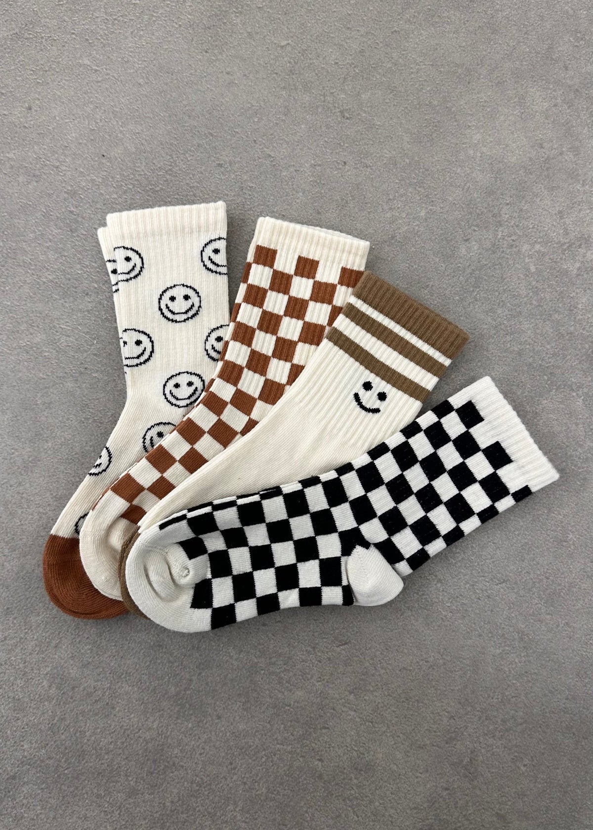 4'lü Gülümseyen Çorap Seti