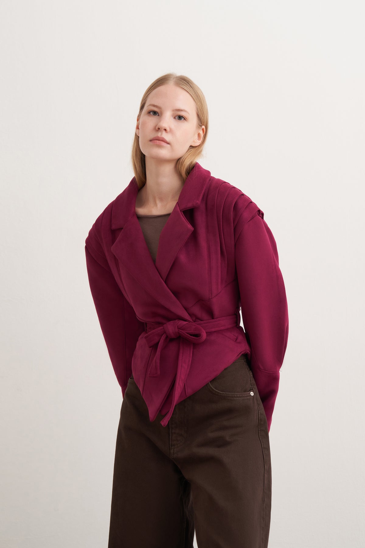 Süet Omuz Detaylı Kısa Ceket