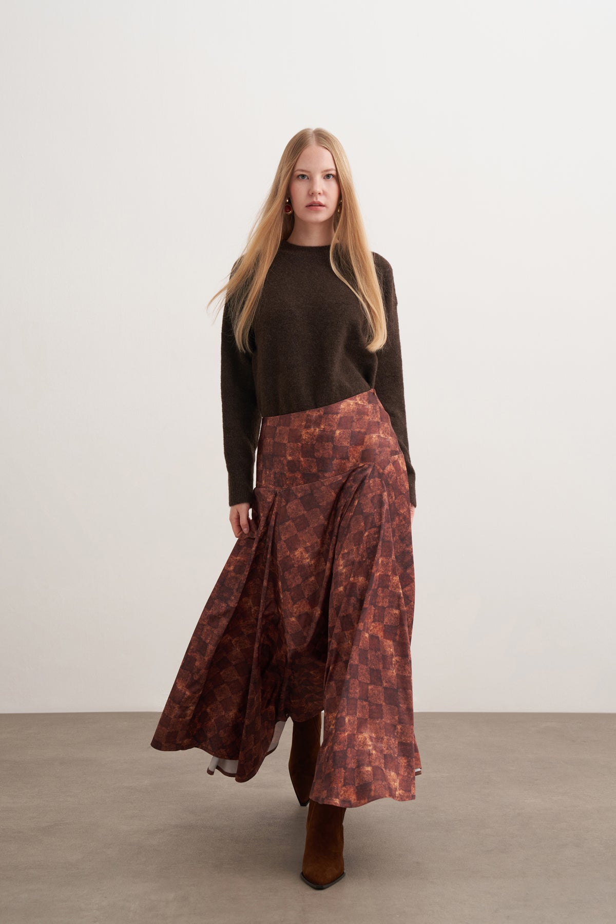 Kareli Saten Volanlı Etek