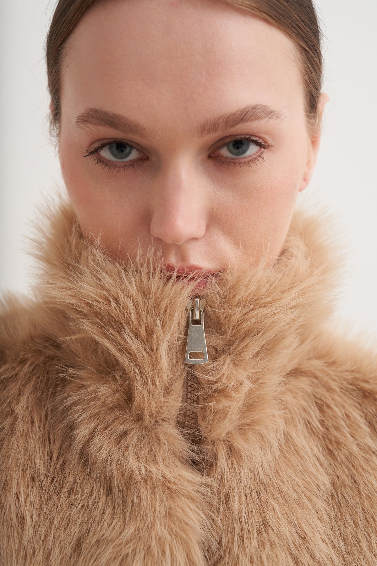 Fermuarlı Dik Yaka Kürk Yelek