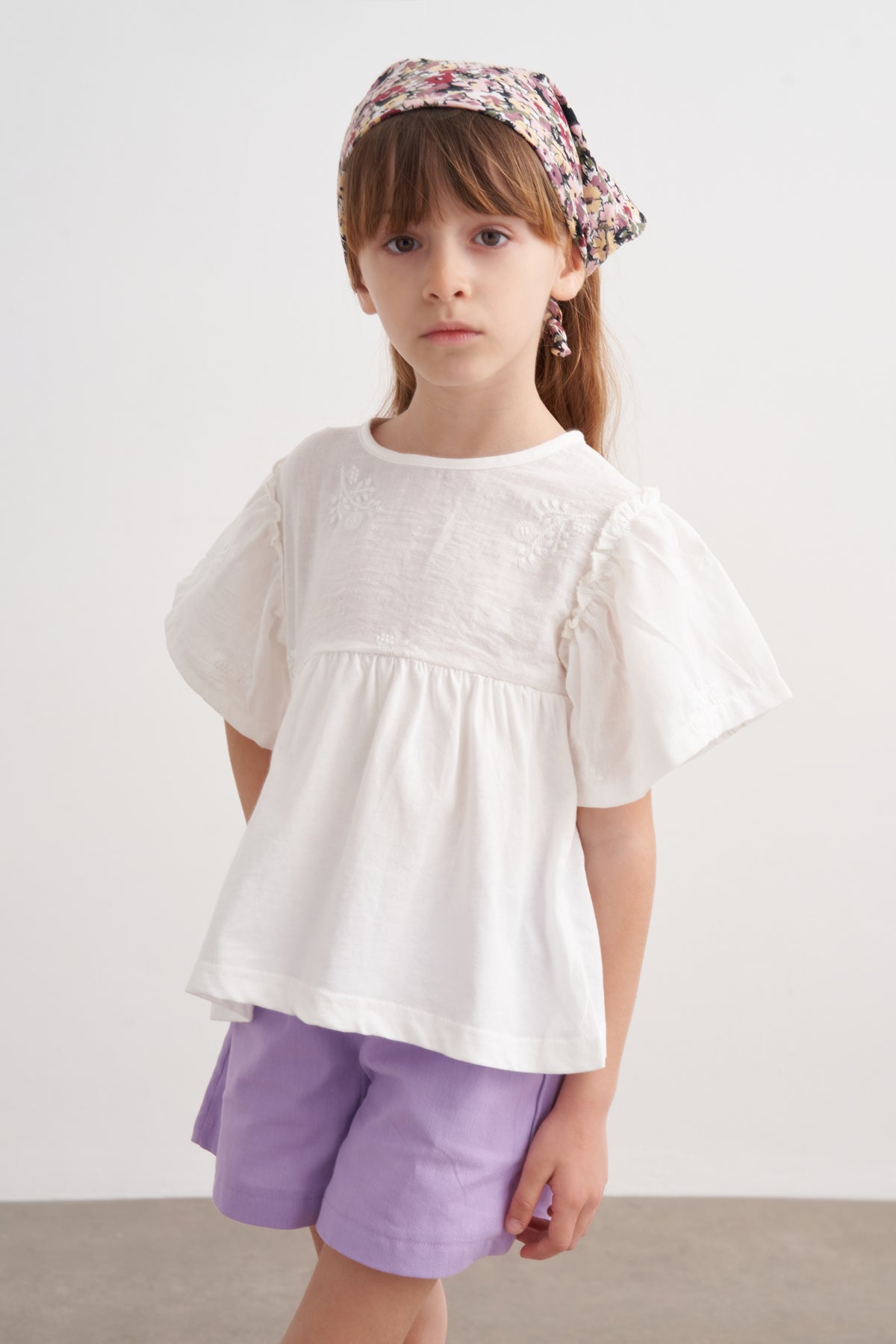 Nakışlı Volan Bluz