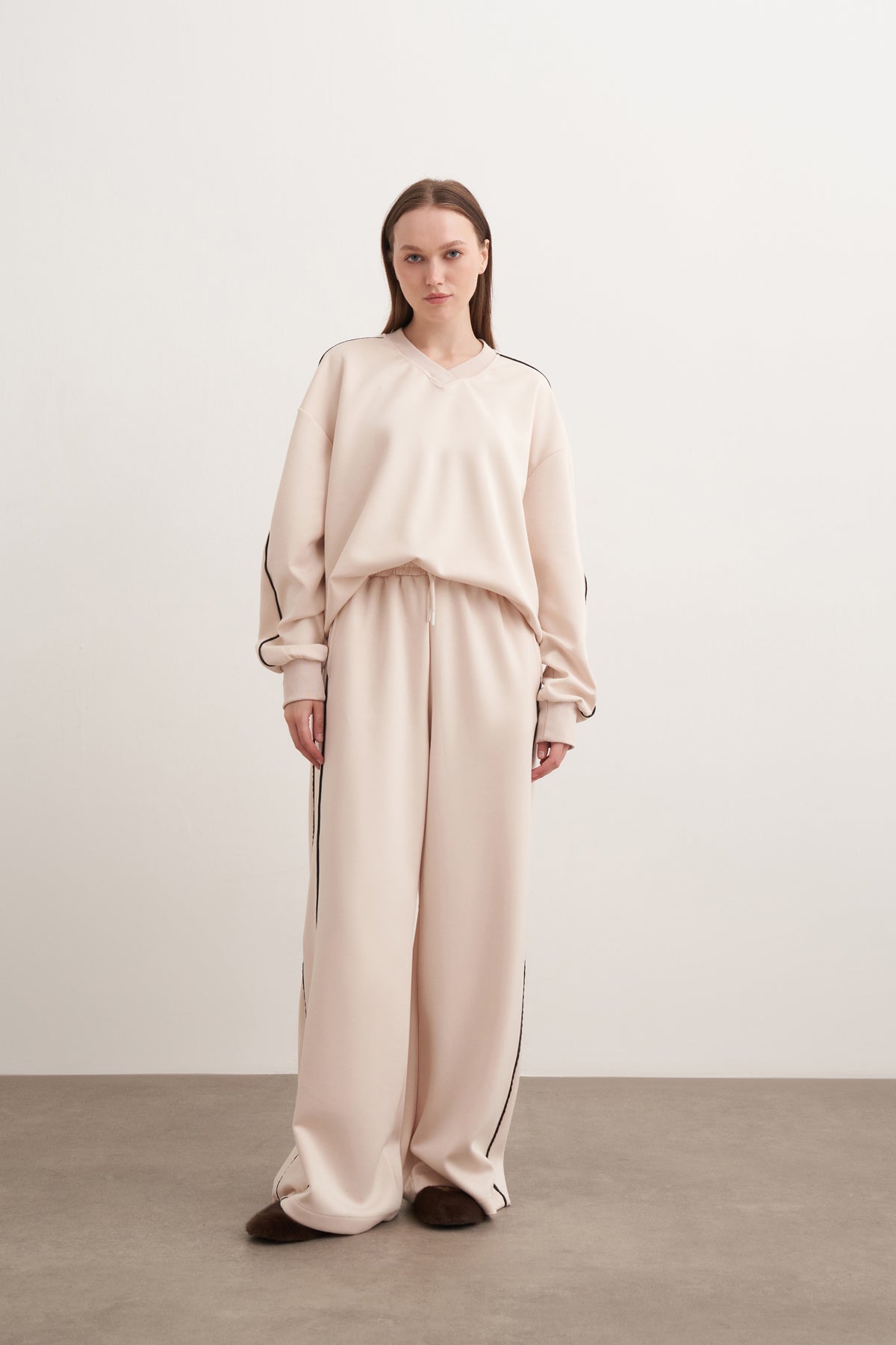 V Yaka Oversize Eşofman Takımı Bej