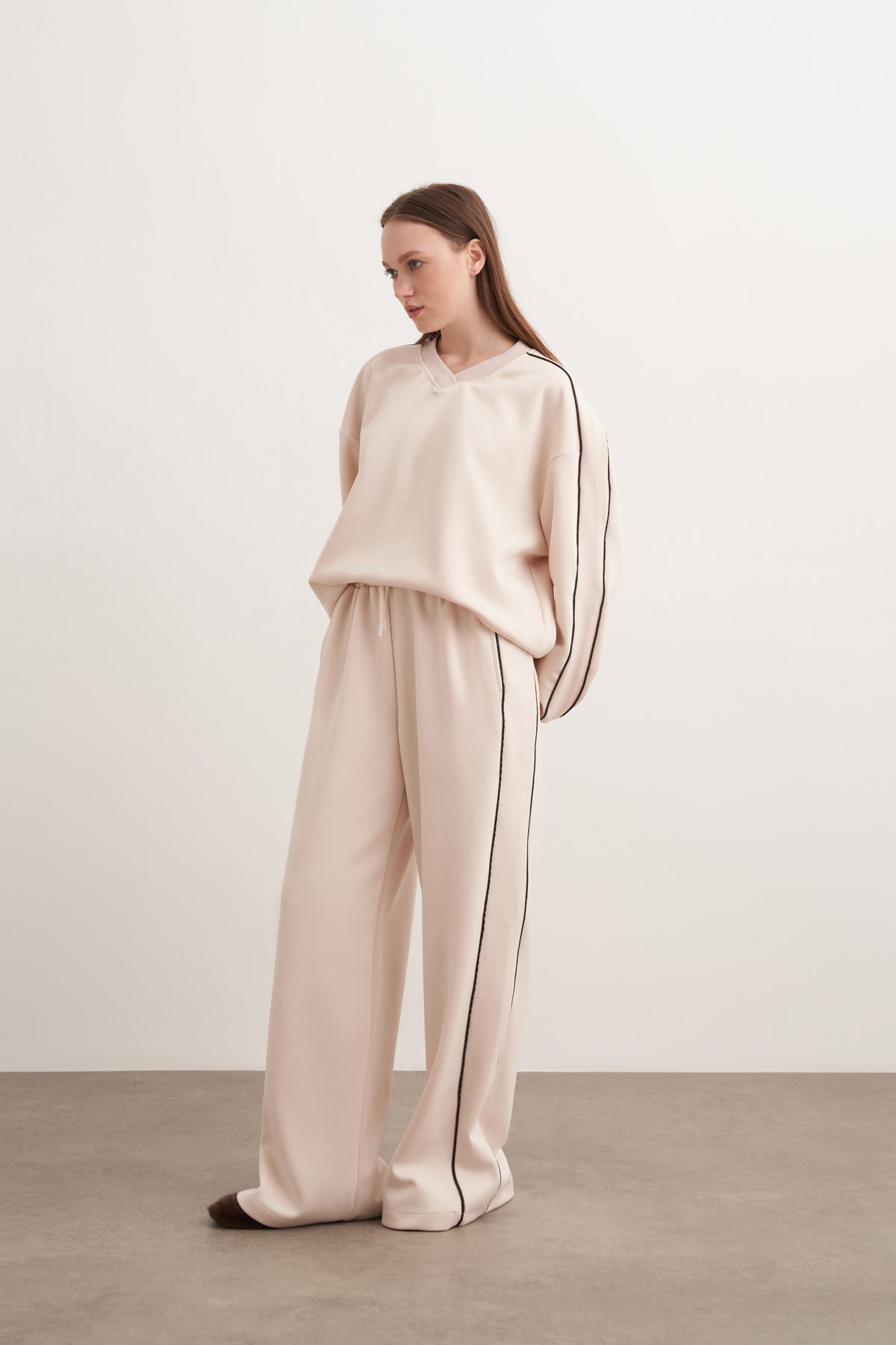 V Yaka Oversize Eşofman Takımı Bej