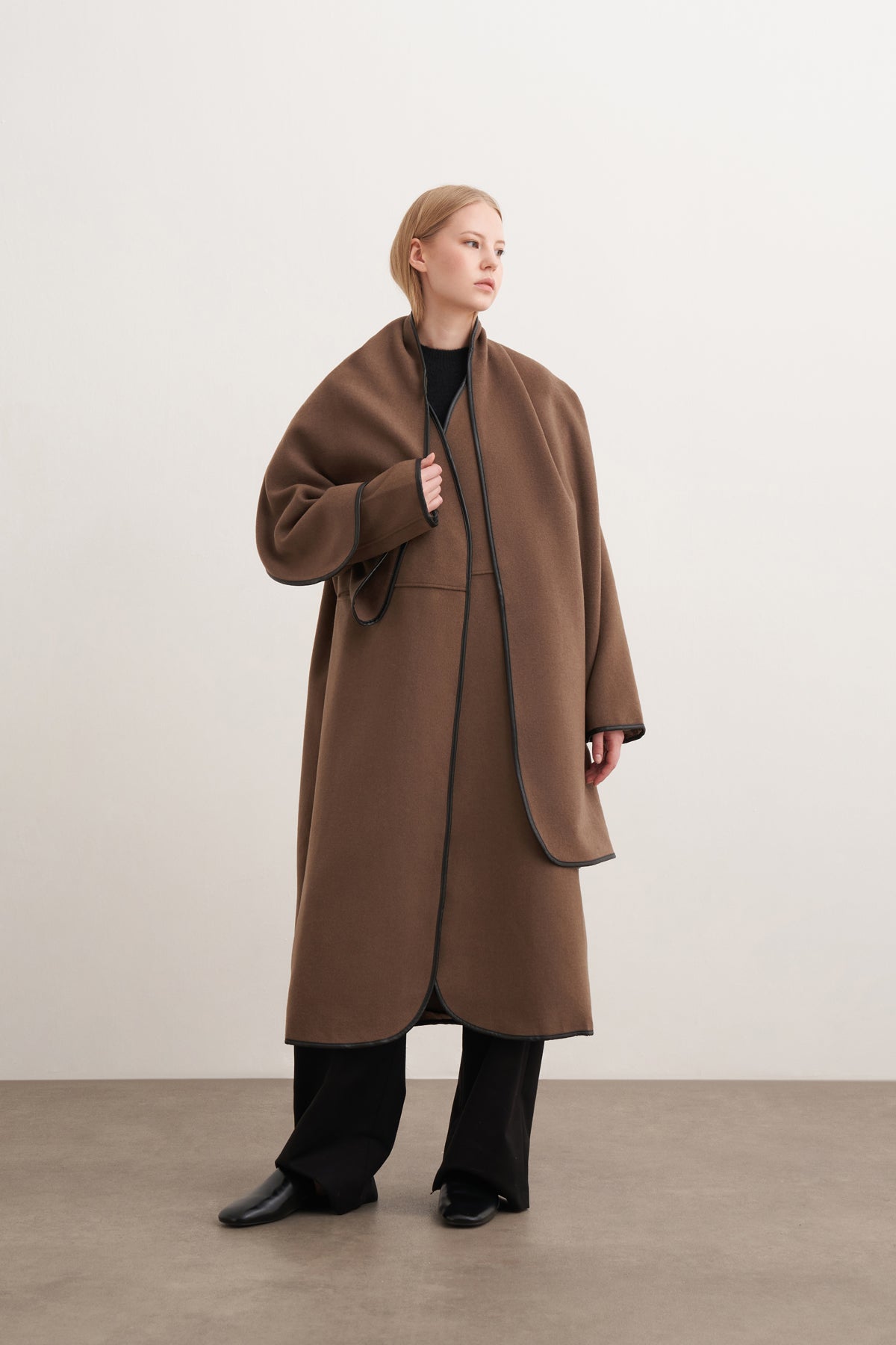 Şallı Uzun Kaşe Kaban