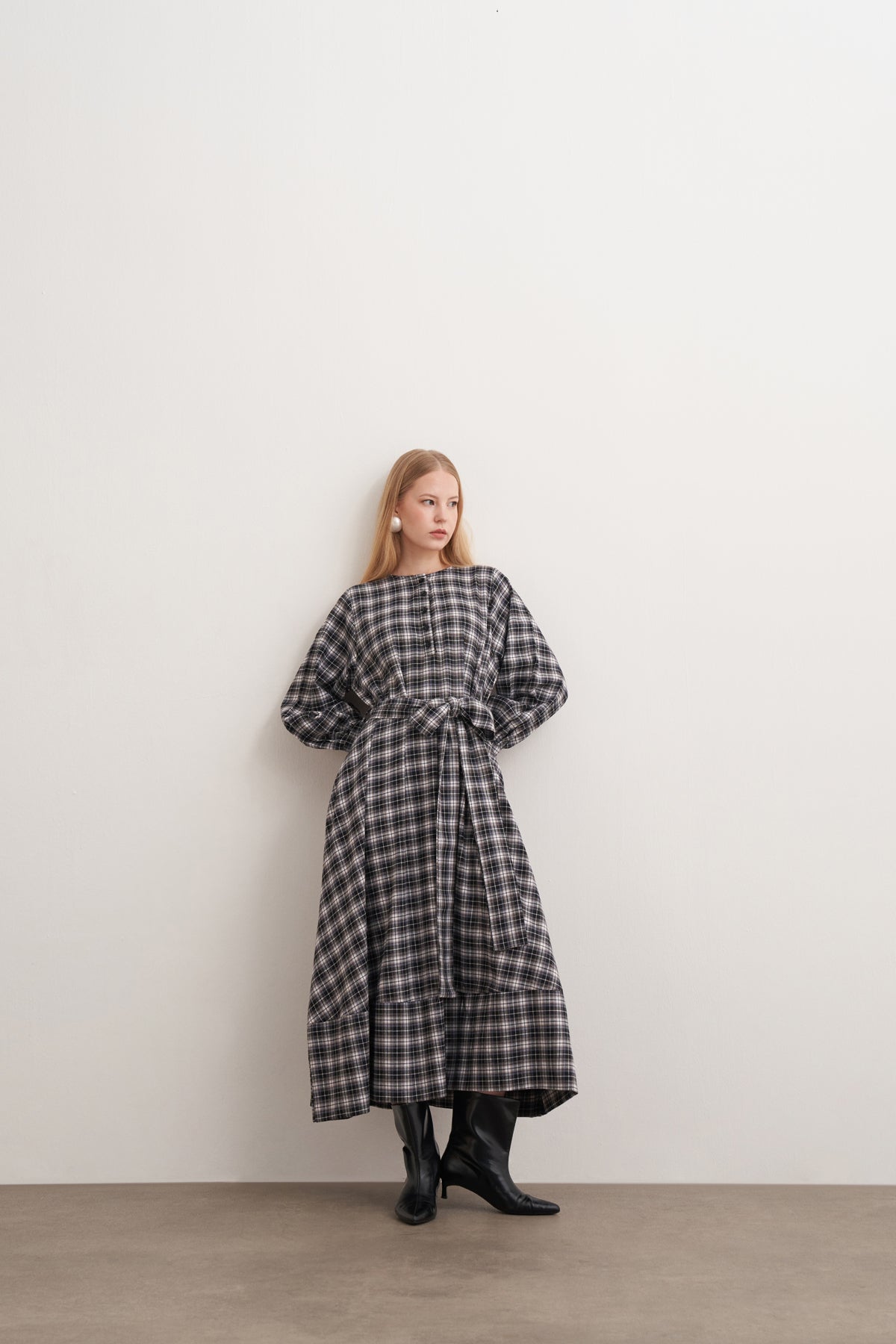 Ekose Kareli Kuşaklı Uzun Elbise