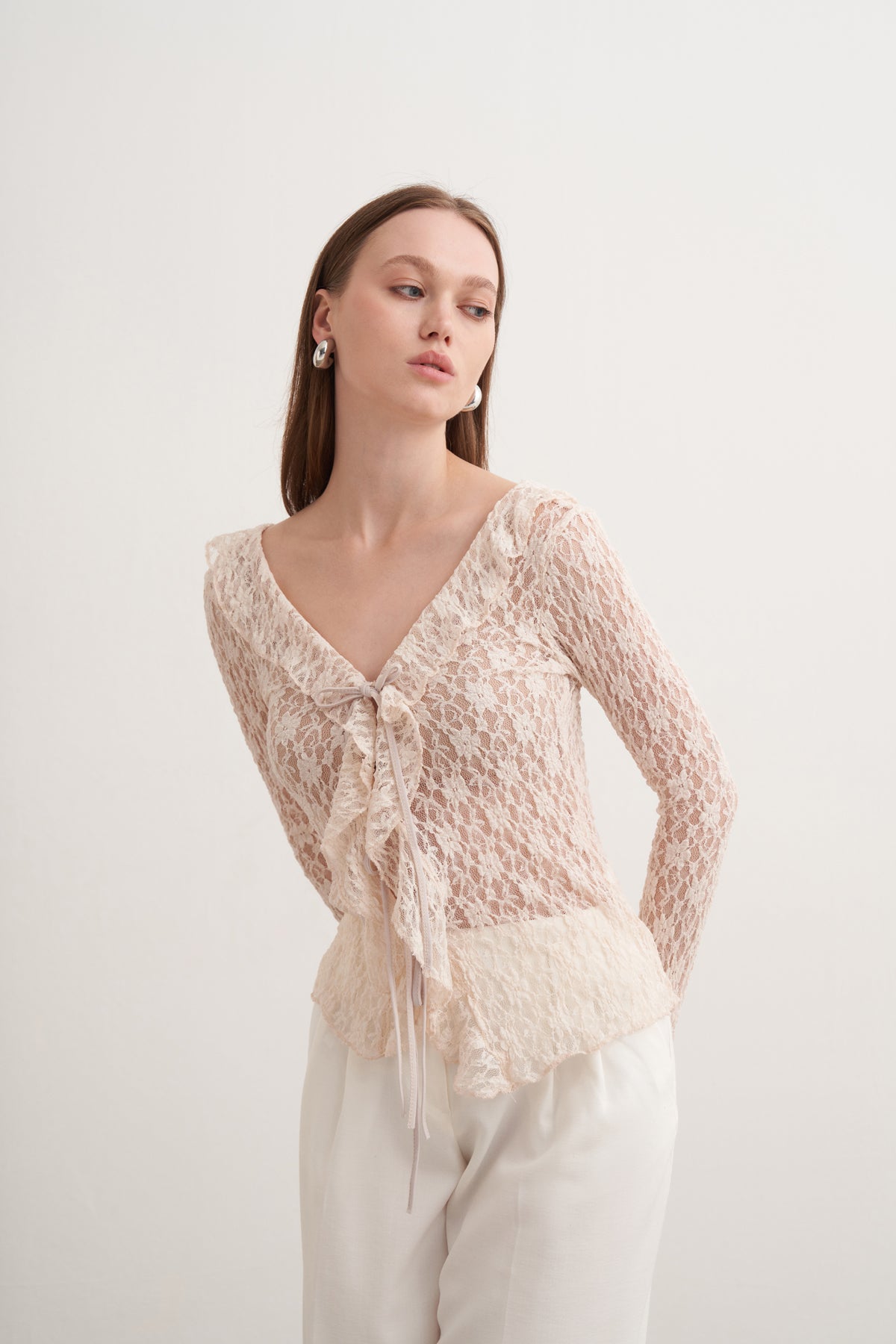 Dantel Volanlı Bluz