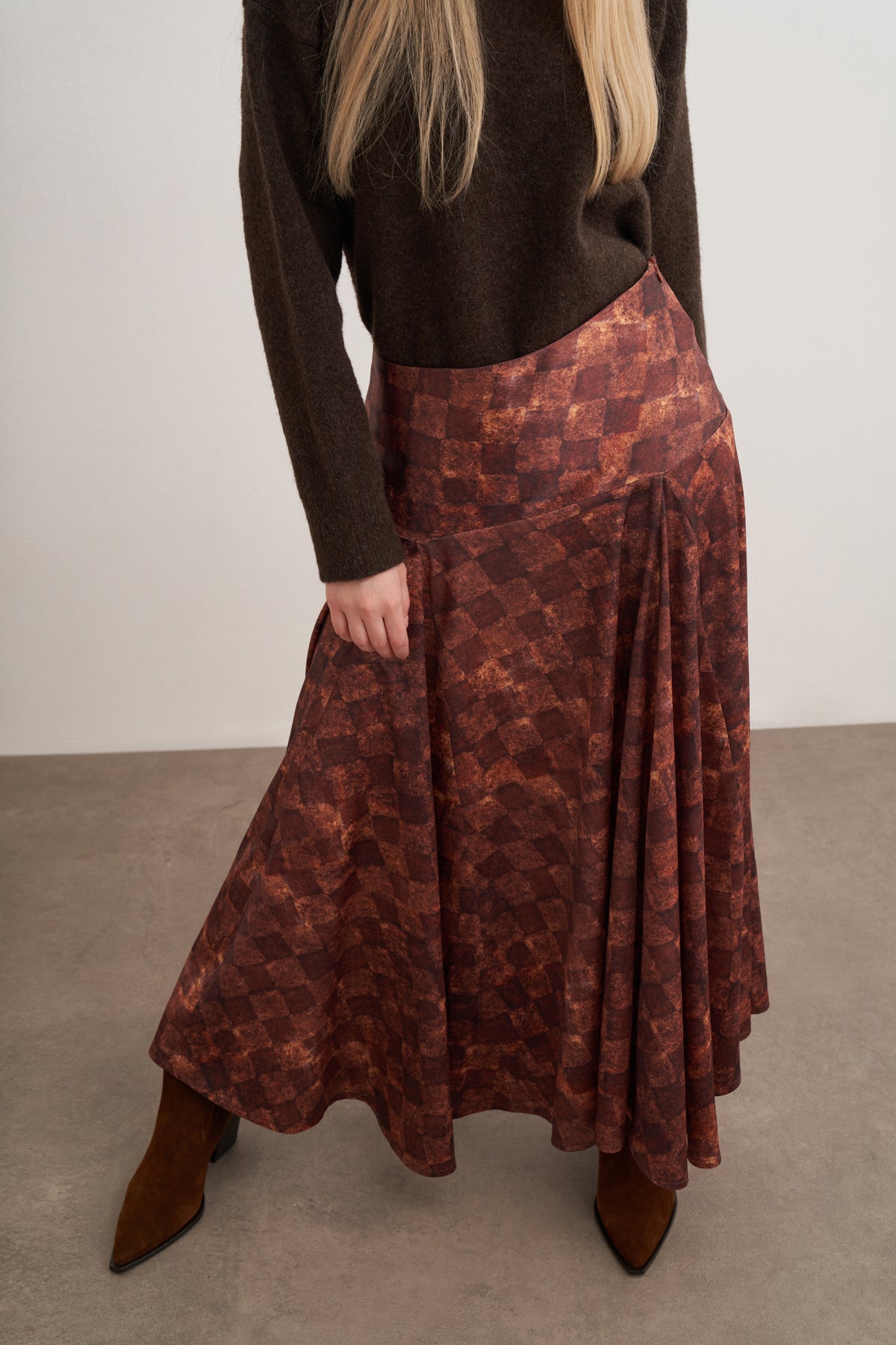 Kareli Saten Volanlı Etek