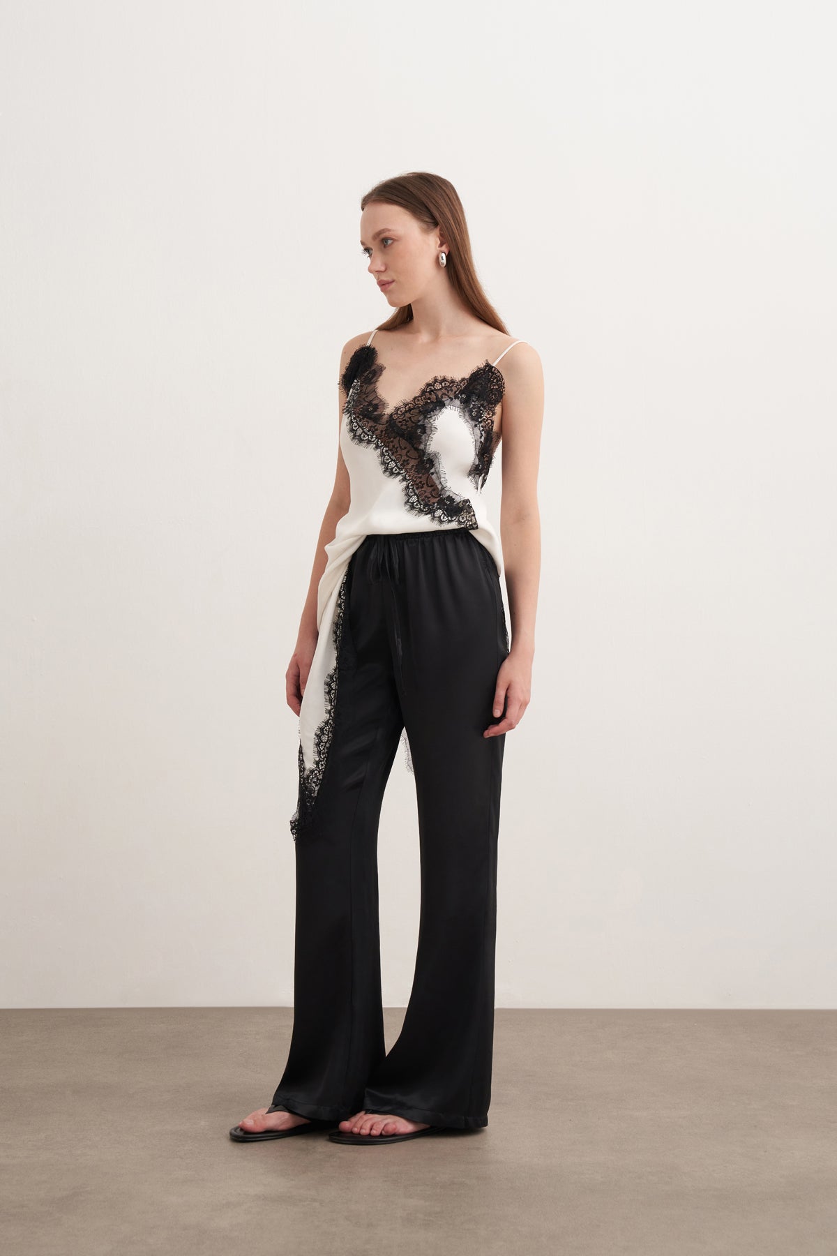 İspanyol Paça Saten Pantolon