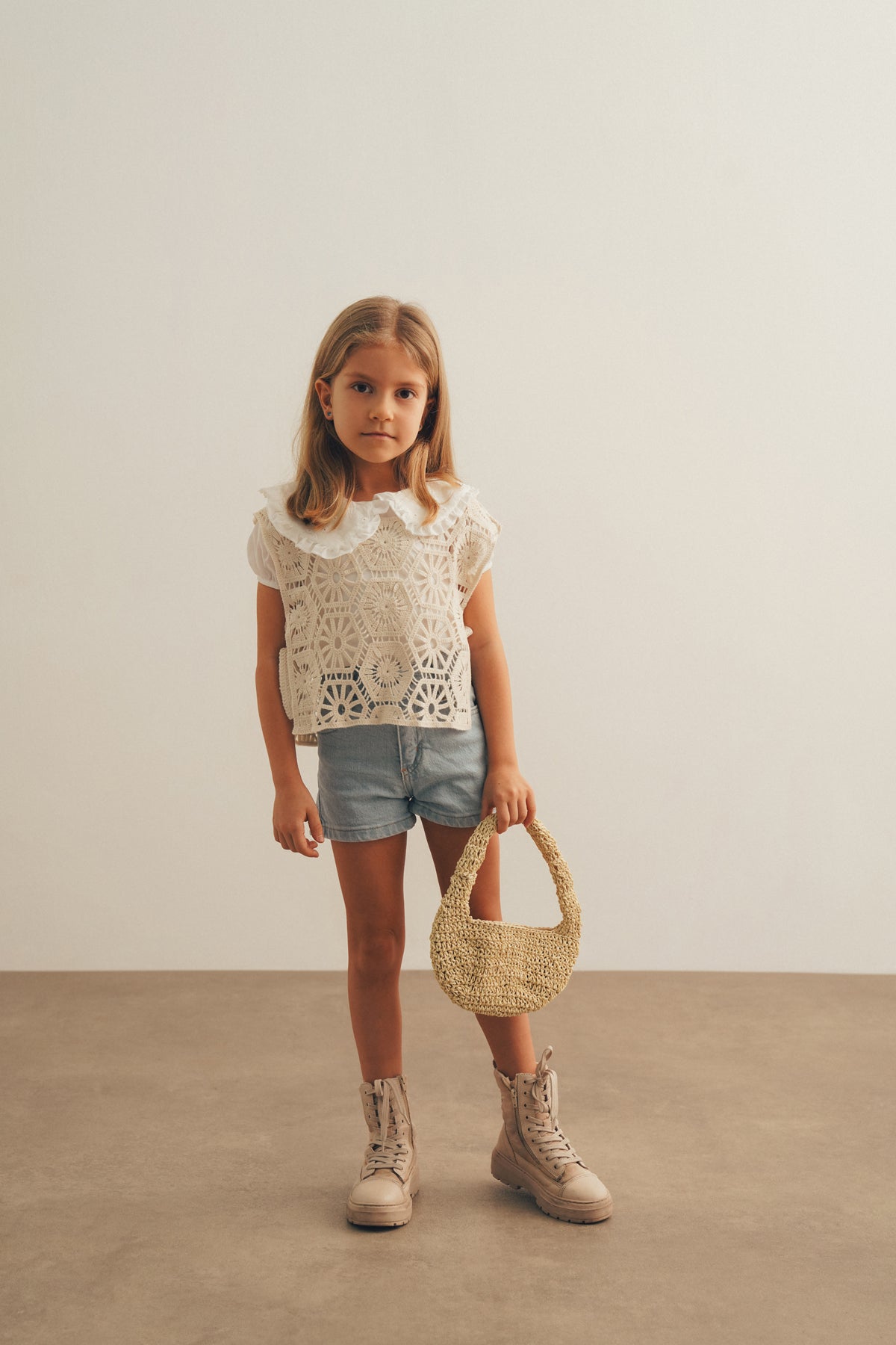 Bej Örgü Yelekli Şort Takım