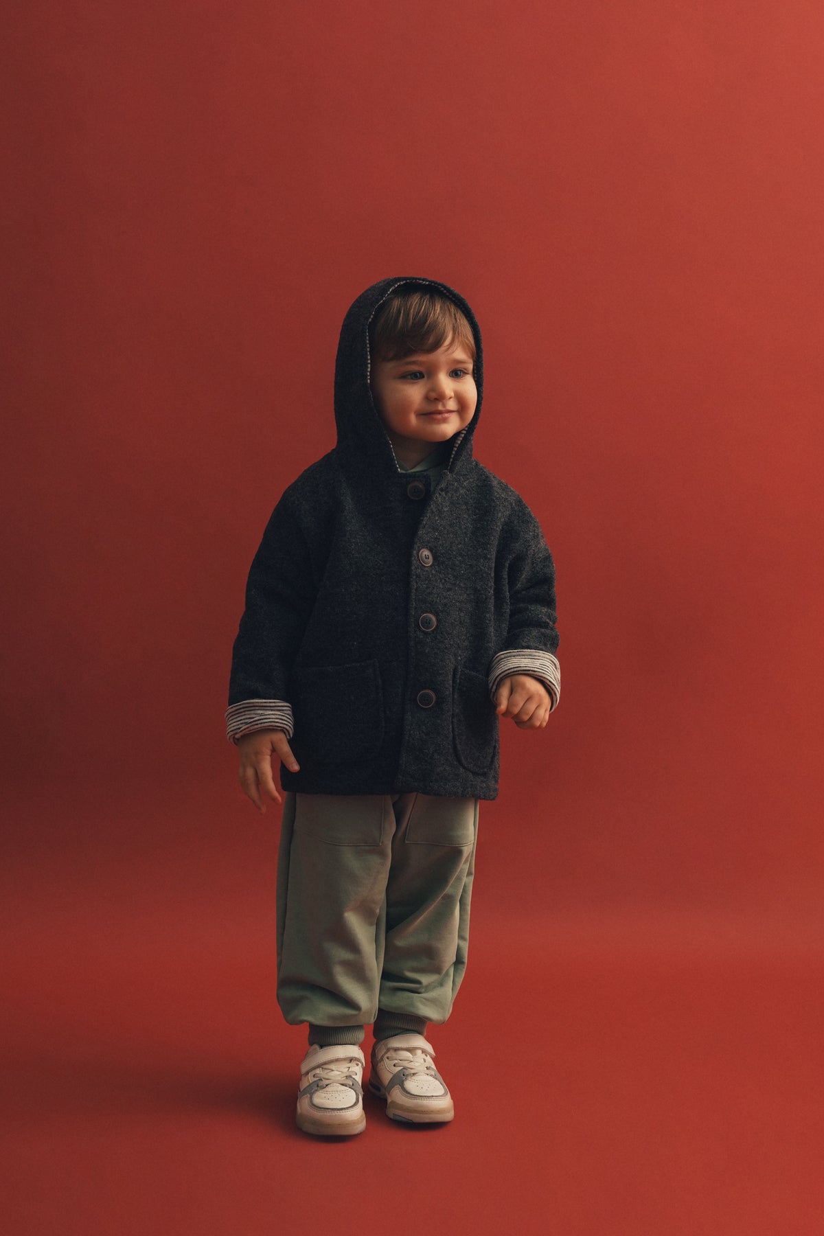 Ponpon Kapüşonlu Kaşe Kaban Ceket