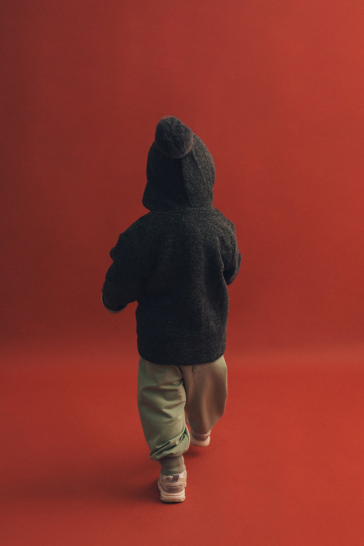 Ponpon Kapüşonlu Kaşe Kaban Ceket